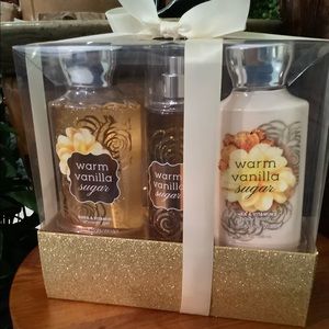 “ WARM VANILLA SUGAR” SET.. BATH AND BODY WORKS